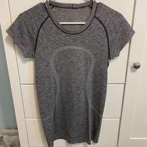 LULULEMON T SHIRT!!!